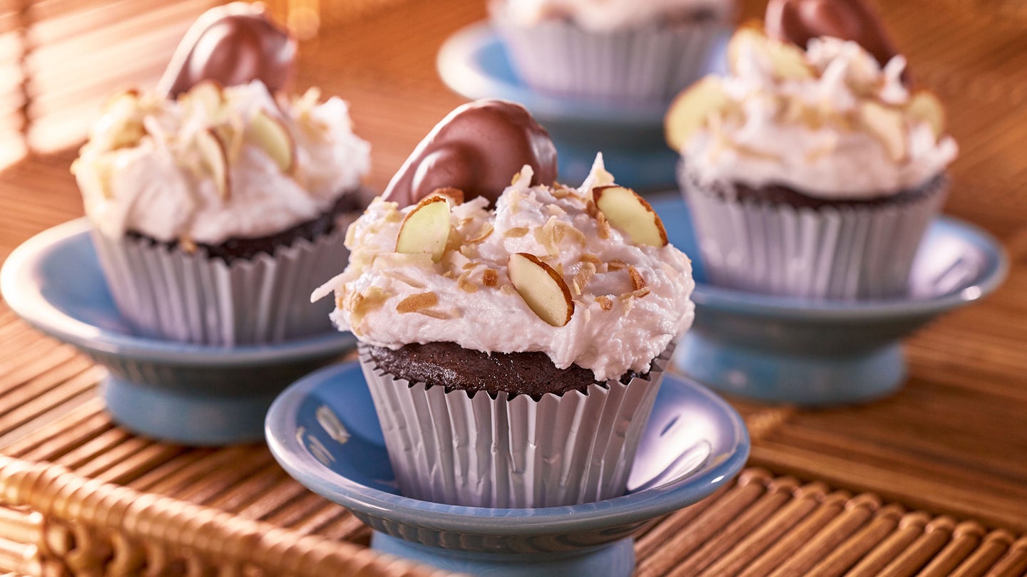 almond joy cupcakes